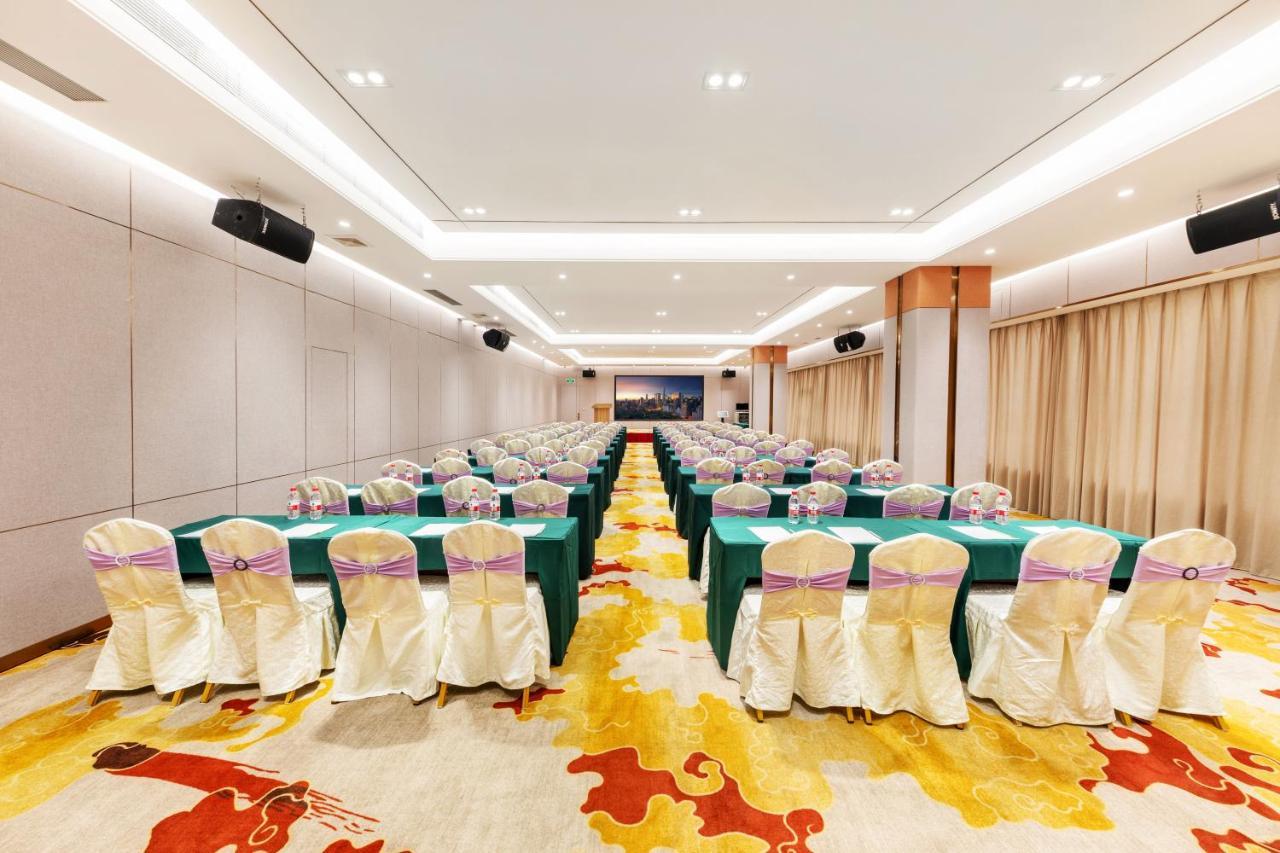 Qianhai Holiday Hotel Shenzhen Exteriör bild